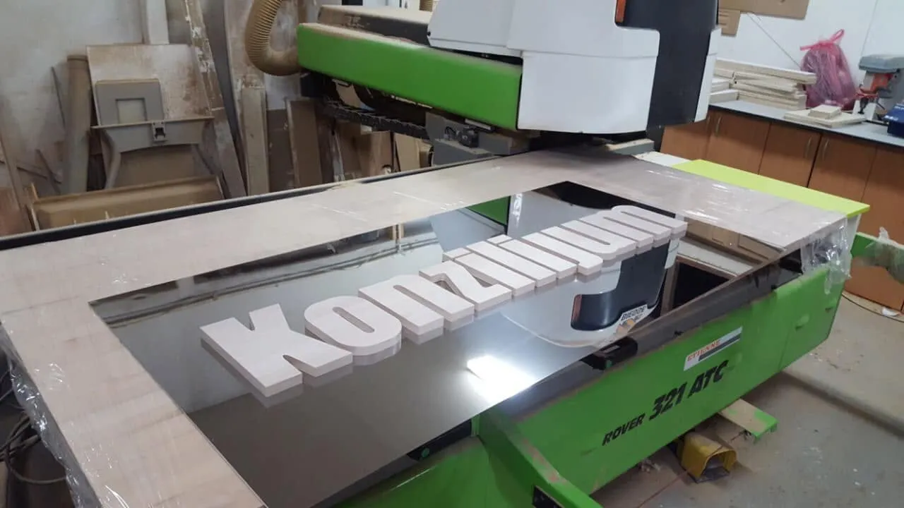 CNC glodanje 3D natpisa i logotipa po nacrtu
